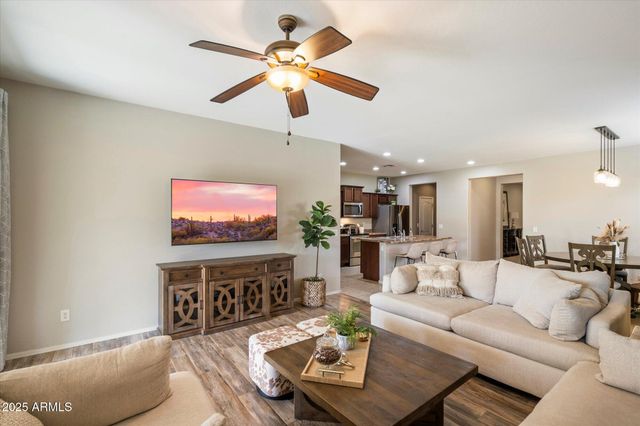 1997 E FLINTLOCK Drive, Gilbert, AZ 85298