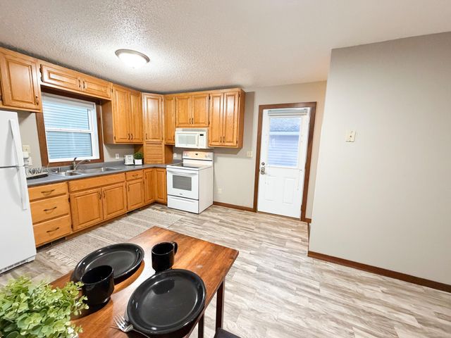 936 Adams Avenue, Westbrook, MN 56183