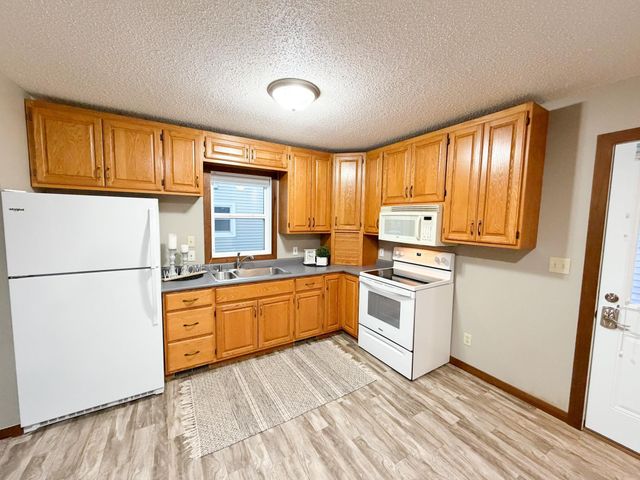 936 Adams Avenue, Westbrook, MN 56183
