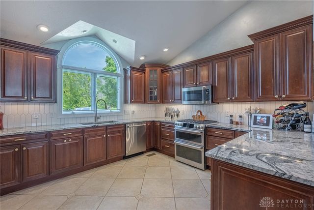 9542 Paragon Mills Lane, Washington Twp, OH 45458
