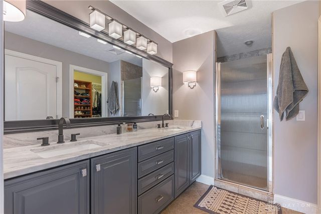 9542 Paragon Mills Lane, Washington Twp, OH 45458