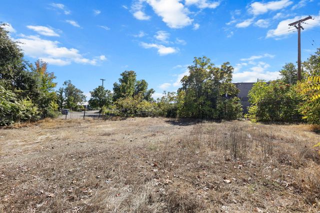 350 Park Marina Circle, Redding, CA 96001