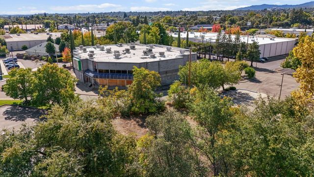 350 Park Marina Circle, Redding, CA 96001