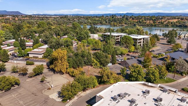 350 Park Marina Circle, Redding, CA 96001