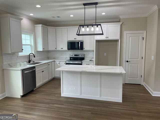 408 Village Drive, Dublin, GA 31021
