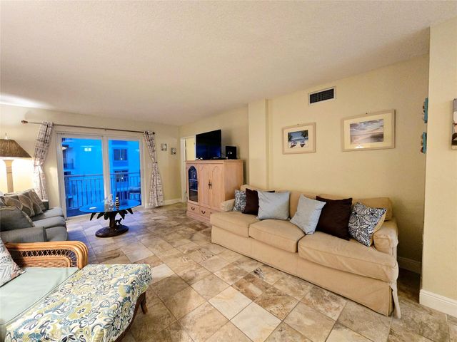 1161 Hillsboro Mile 506, Hillsboro Beach, FL 33062