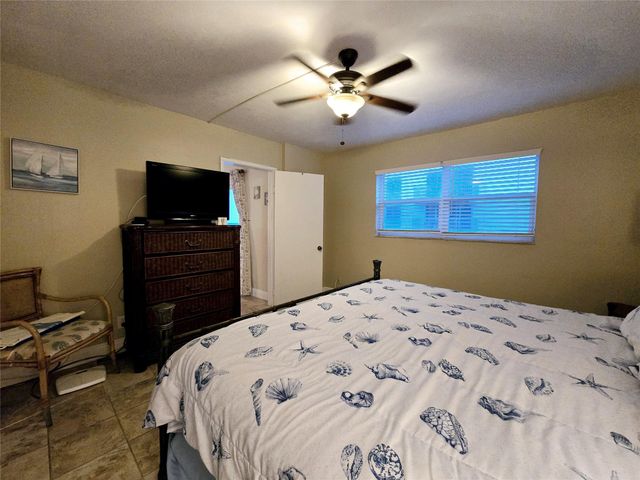 1161 Hillsboro Mile 506, Hillsboro Beach, FL 33062