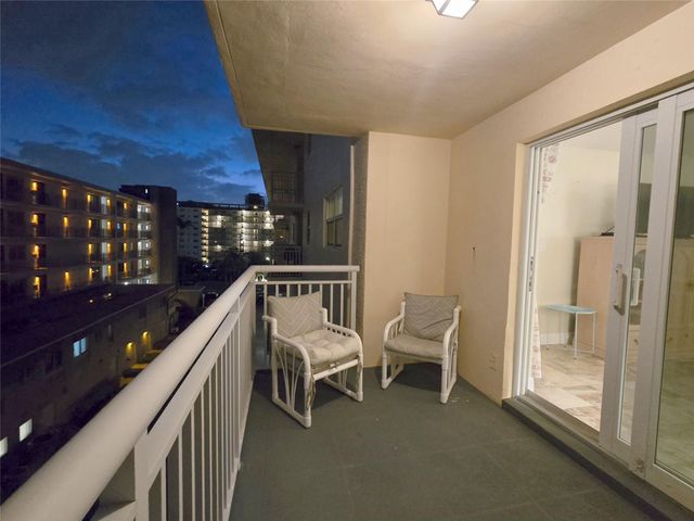 1161 Hillsboro Mile 506, Hillsboro Beach, FL 33062