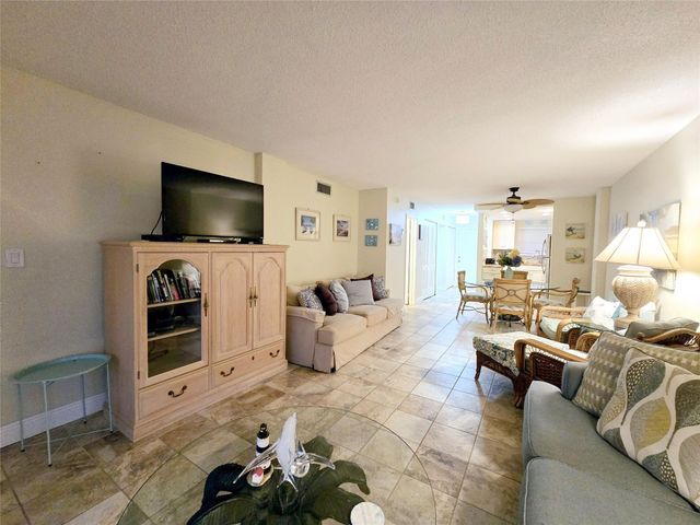 1161 Hillsboro Mile 506, Hillsboro Beach, FL 33062