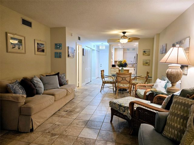 1161 Hillsboro Mile 506, Hillsboro Beach, FL 33062