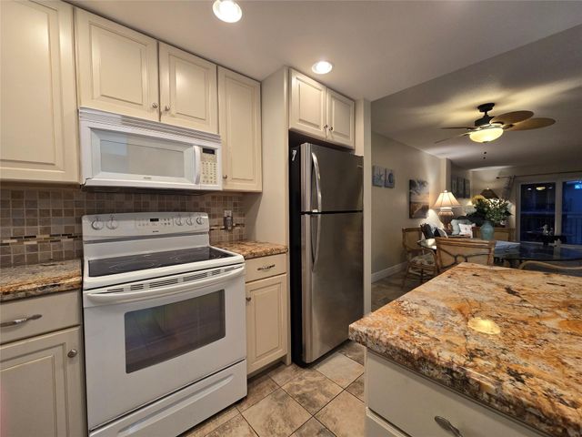 1161 Hillsboro Mile 506, Hillsboro Beach, FL 33062