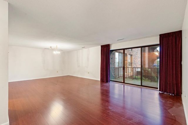 1008 Paradise Road 2J, Swampscott, MA 01907