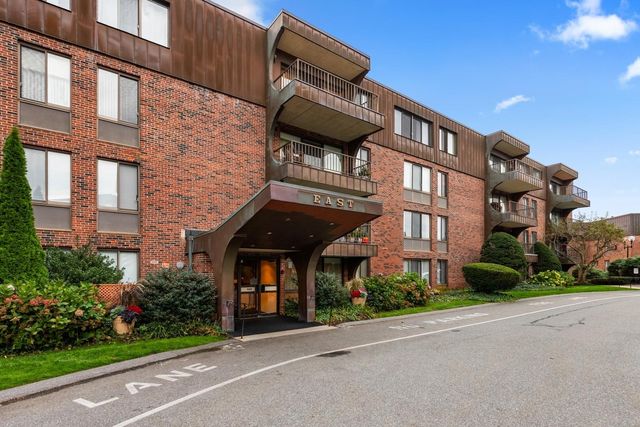 1008 Paradise Road 2J, Swampscott, MA 01907