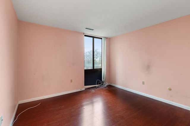 1008 Paradise Road 2J, Swampscott, MA 01907