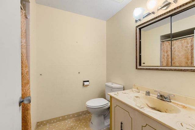 1008 Paradise Road 2J, Swampscott, MA 01907