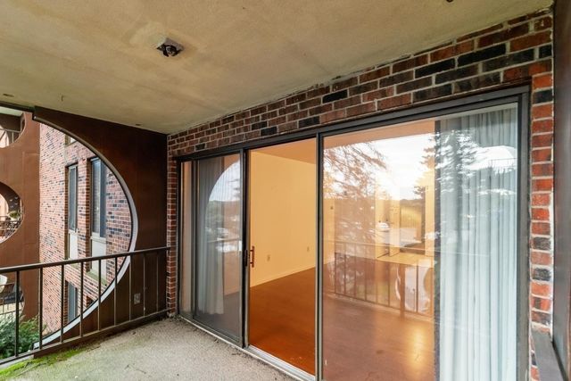 1008 Paradise Road 2J, Swampscott, MA 01907