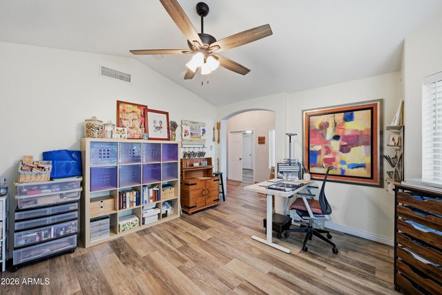 1091 S CROSSROADS Drive, Gilbert, AZ 85296