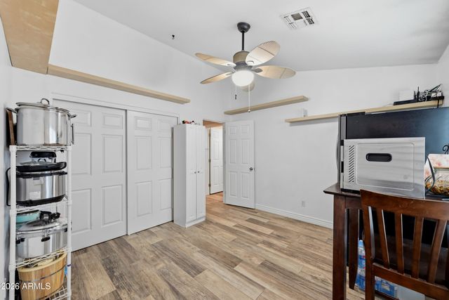 1091 S CROSSROADS Drive, Gilbert, AZ 85296