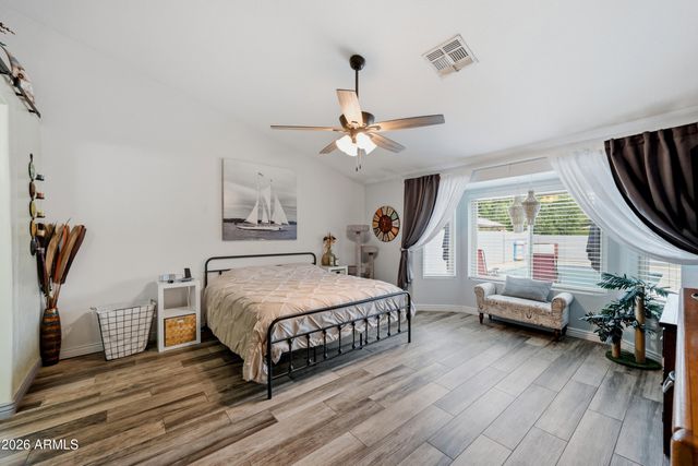 1091 S CROSSROADS Drive, Gilbert, AZ 85296