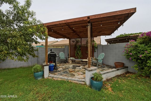 1091 S CROSSROADS Drive, Gilbert, AZ 85296
