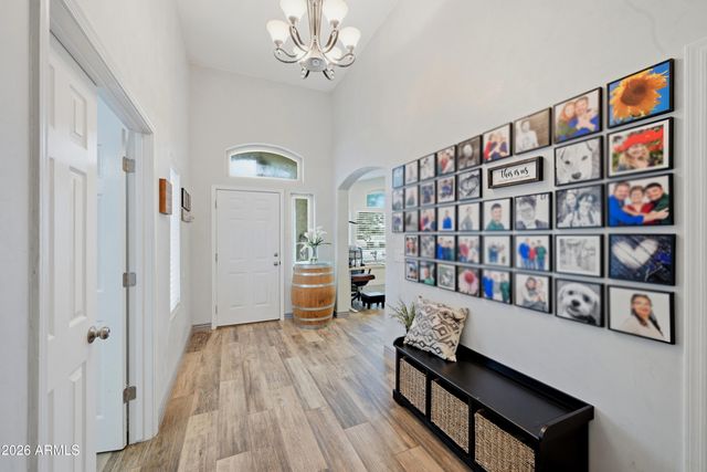 1091 S CROSSROADS Drive, Gilbert, AZ 85296