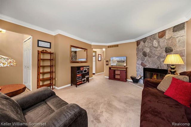 16999 Barbarosa Lane, Clinton Township, MI 48038