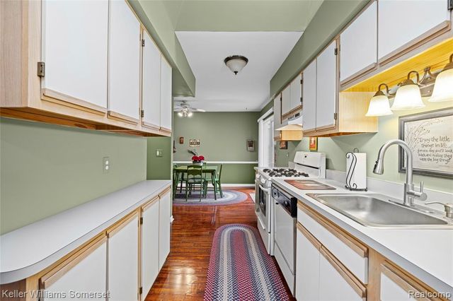 16999 Barbarosa Lane, Clinton Township, MI 48038