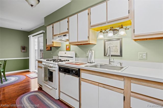 16999 Barbarosa Lane, Clinton Township, MI 48038