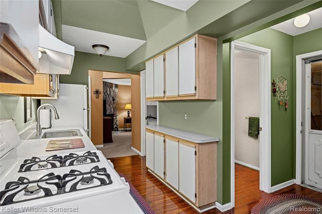 16999 Barbarosa Lane, Clinton Township, MI 48038