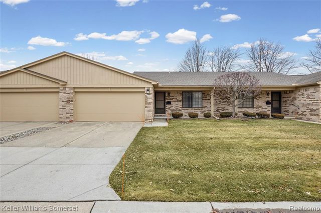 16999 Barbarosa Lane, Clinton Township, MI 48038