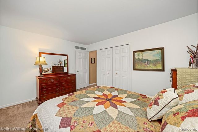 16999 Barbarosa Lane, Clinton Township, MI 48038