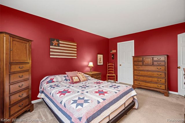 16999 Barbarosa Lane, Clinton Township, MI 48038