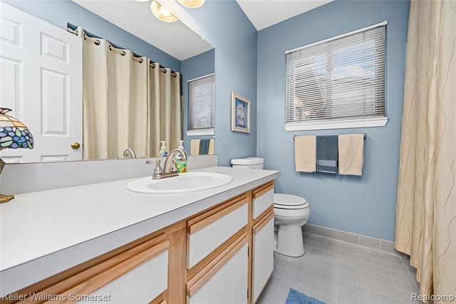 16999 Barbarosa Lane, Clinton Township, MI 48038