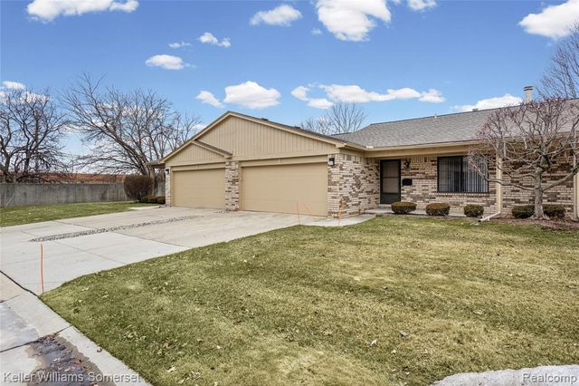 16999 Barbarosa Lane, Clinton Township, MI 48038