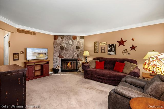 16999 Barbarosa Lane, Clinton Township, MI 48038