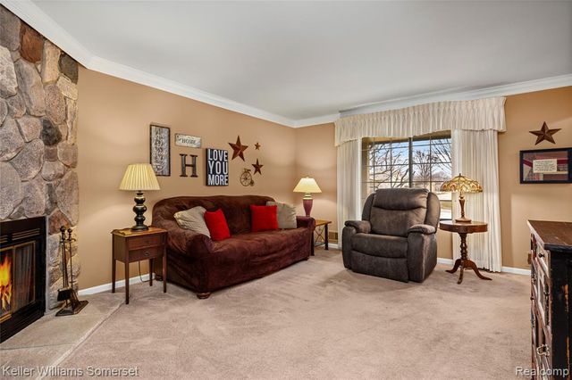 16999 Barbarosa Lane, Clinton Township, MI 48038