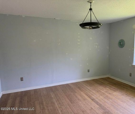1416 E Village Parkway, Gautier, MS 39553