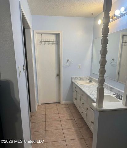 1416 E Village Parkway, Gautier, MS 39553