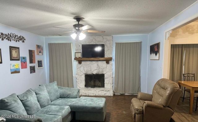 1416 E Village Parkway, Gautier, MS 39553