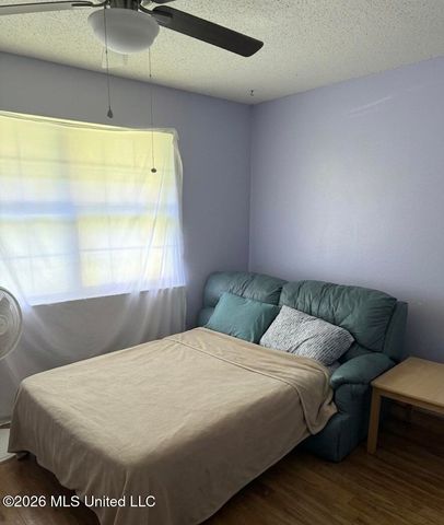 1416 E Village Parkway, Gautier, MS 39553