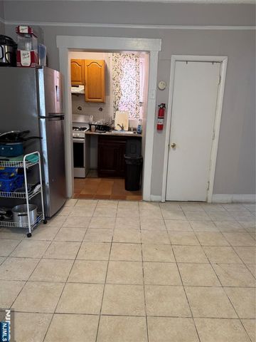 21 Summer Street, Lodi, NJ 07644