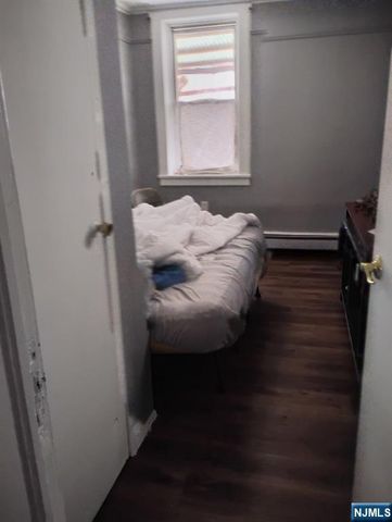 21 Summer Street, Lodi, NJ 07644