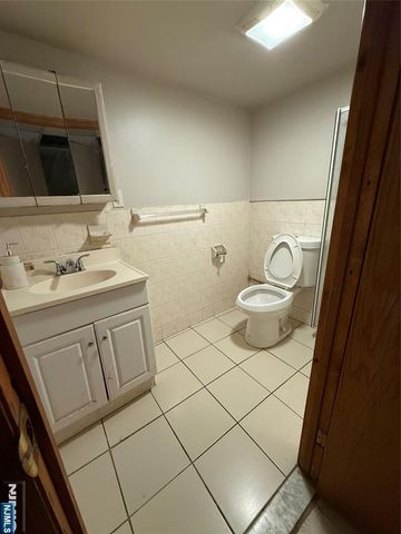 21 Summer Street, Lodi, NJ 07644