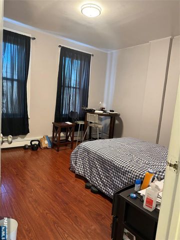 21 Summer Street, Lodi, NJ 07644