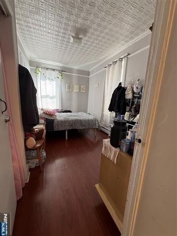 21 Summer Street, Lodi, NJ 07644