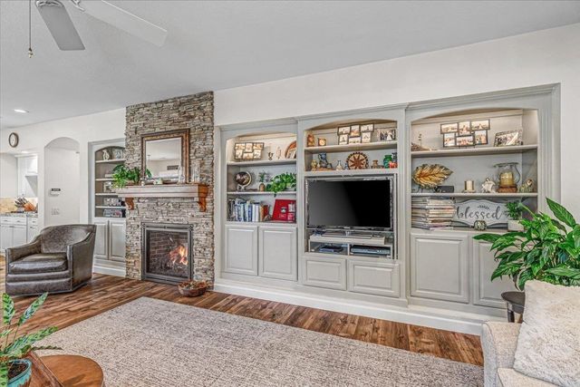 1738 Heirloom Ct, Modesto, CA 95357