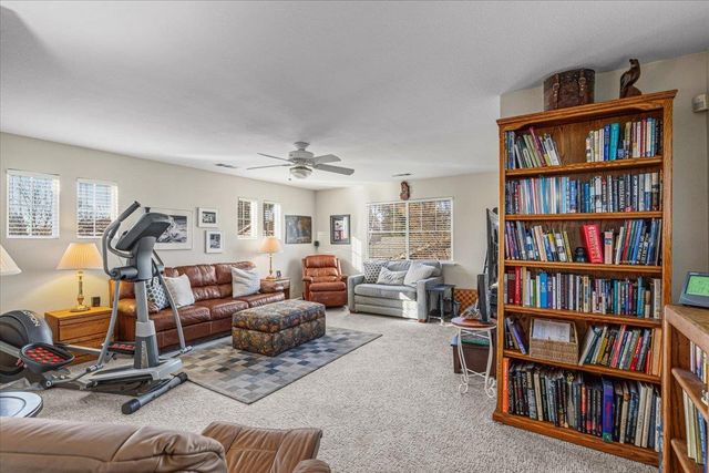 1738 Heirloom Ct, Modesto, CA 95357