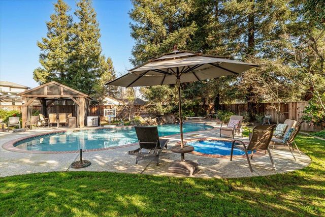 1738 Heirloom Ct, Modesto, CA 95357