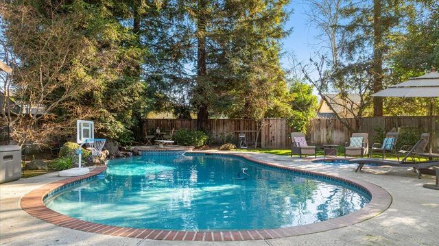 1738 Heirloom Ct, Modesto, CA 95357