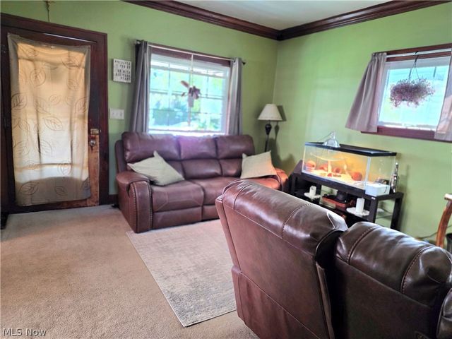 4414 Henritze Avenue, Cleveland, OH 44114